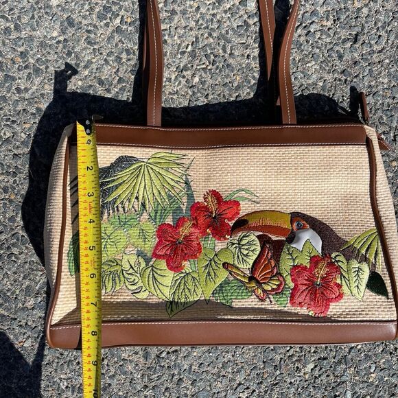 VINTAGE ETIENNE AIGNER TROPICAL TOUCAN EMBROIDERED TOTE - Picture 6 of 6
